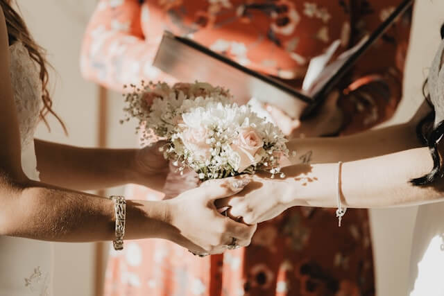 Featured image of post 結婚紅包要怎麼包?關係越好金額越高,餐廳地點越好金額越高,攜伴越多金額越高!婚禮包紅包的金額、祝賀詞、注意事項、禁忌一次就了解!