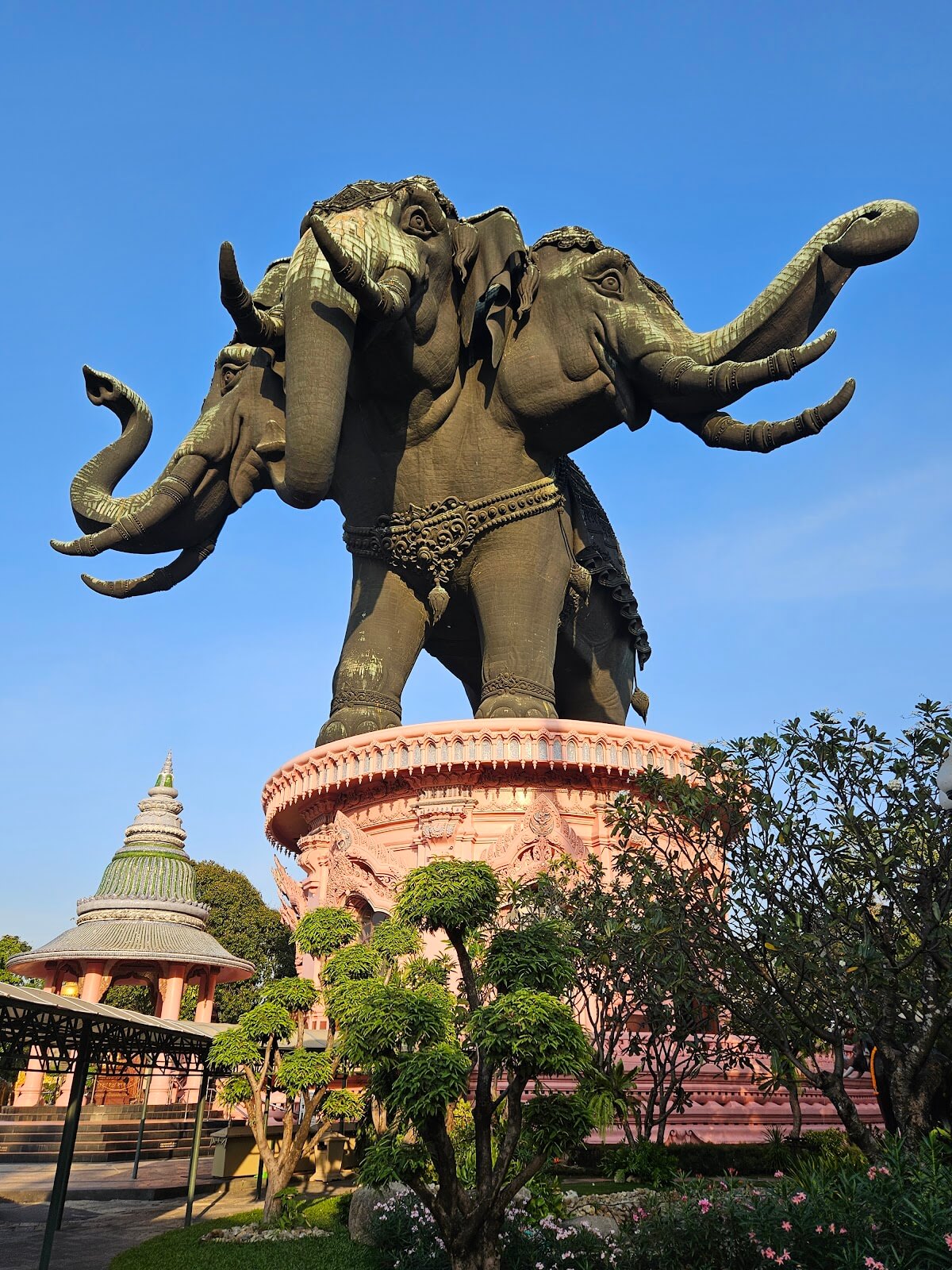 三頭象神博物館 The Erawan Museum
